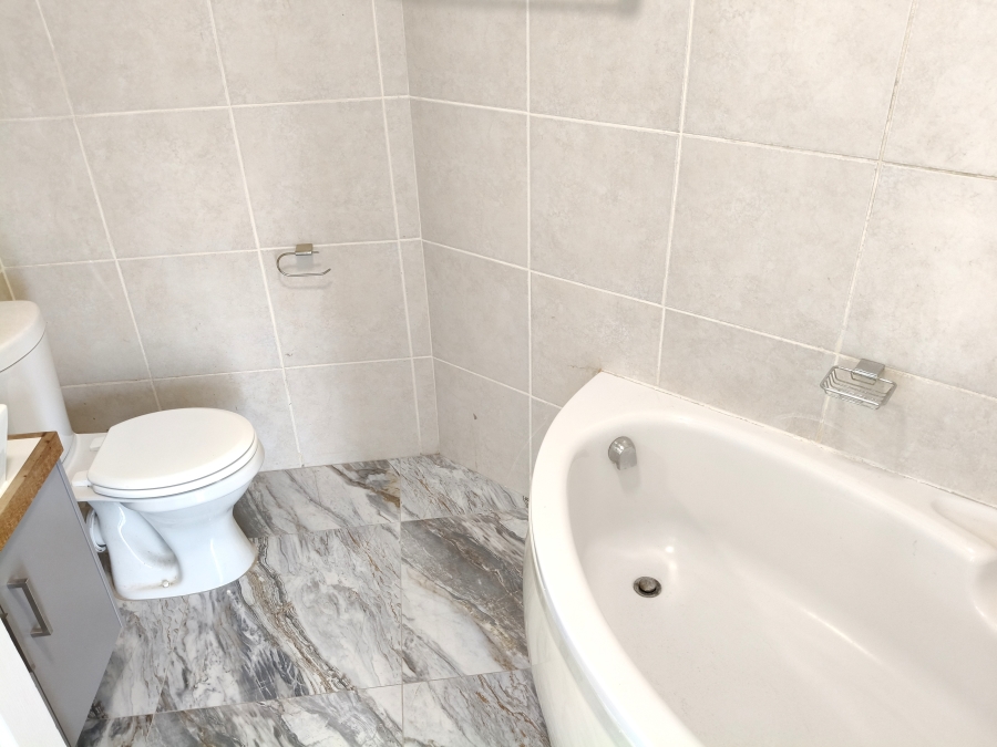 2 Bedroom Property for Sale in Strand North Western Cape